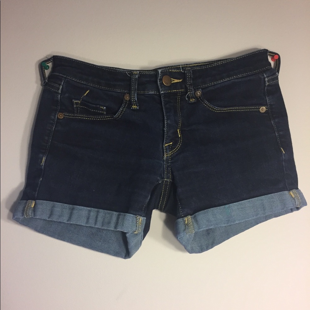 dark rolled shorts
